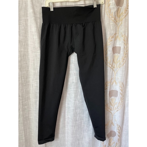 NVGTN Black Solid Seamless Leggings - Picture 6 of 6